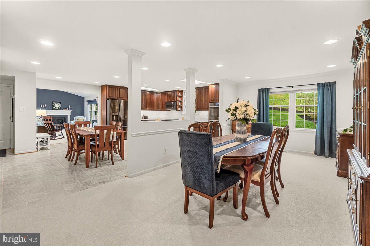 VILLAGE GATE - Residential