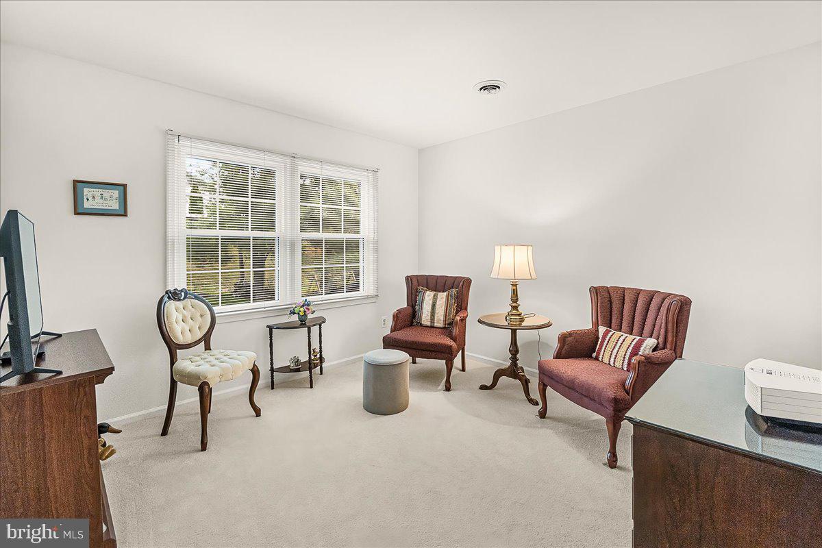 VILLAGE GATE - Residential