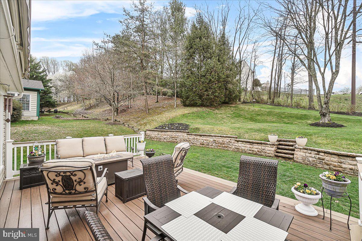 VILLAGE GATE - Residential