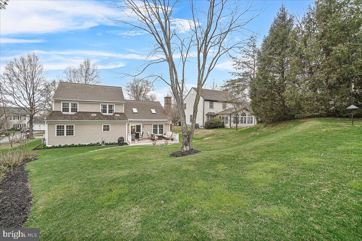 VILLAGE GATE - Residential