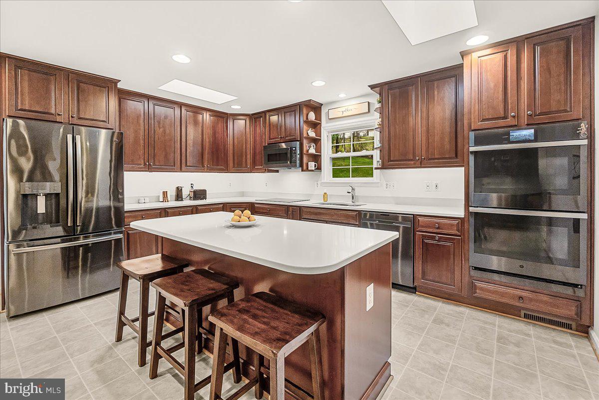 VILLAGE GATE - Residential