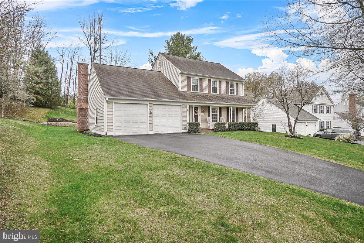 VILLAGE GATE - Residential