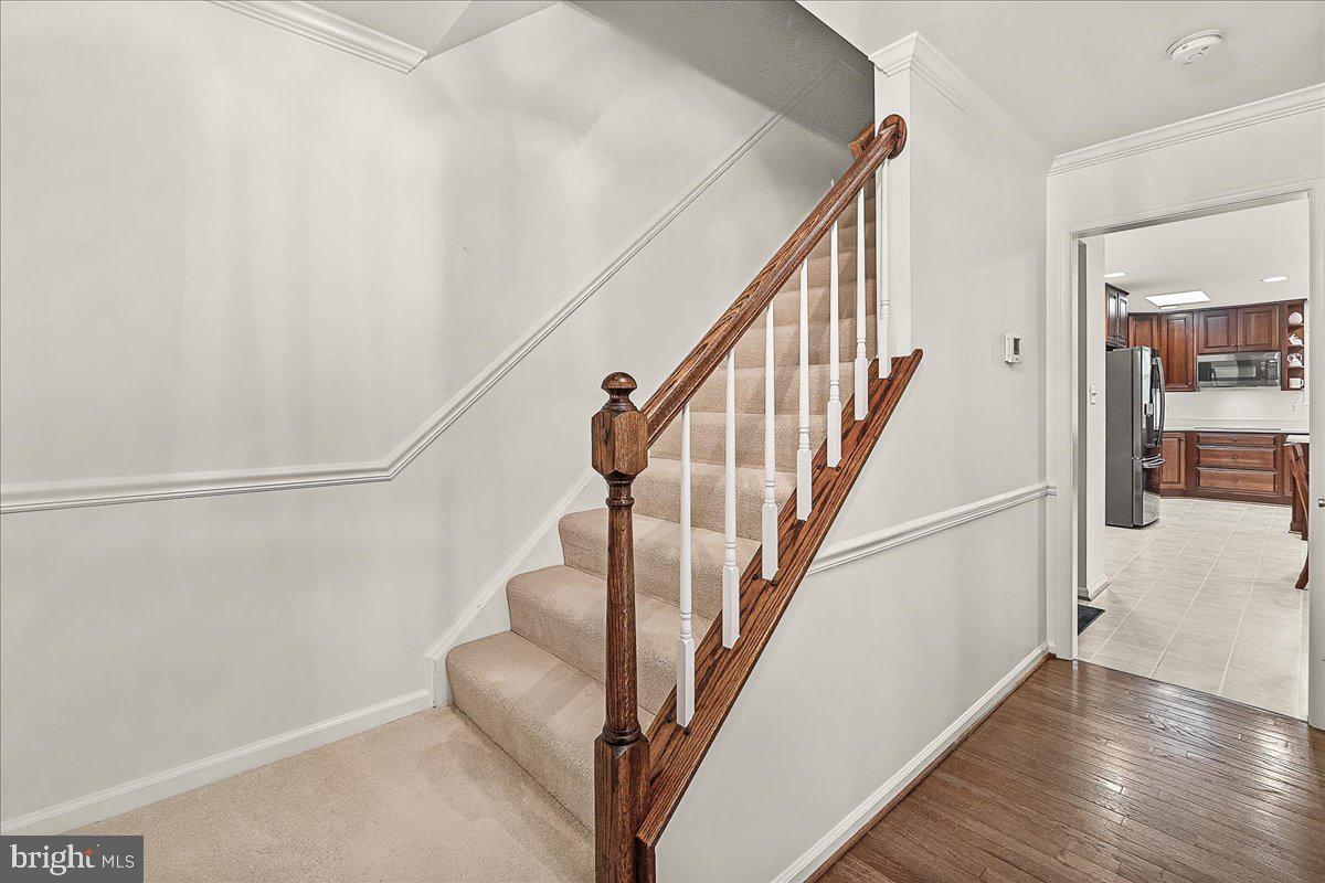 VILLAGE GATE - Residential