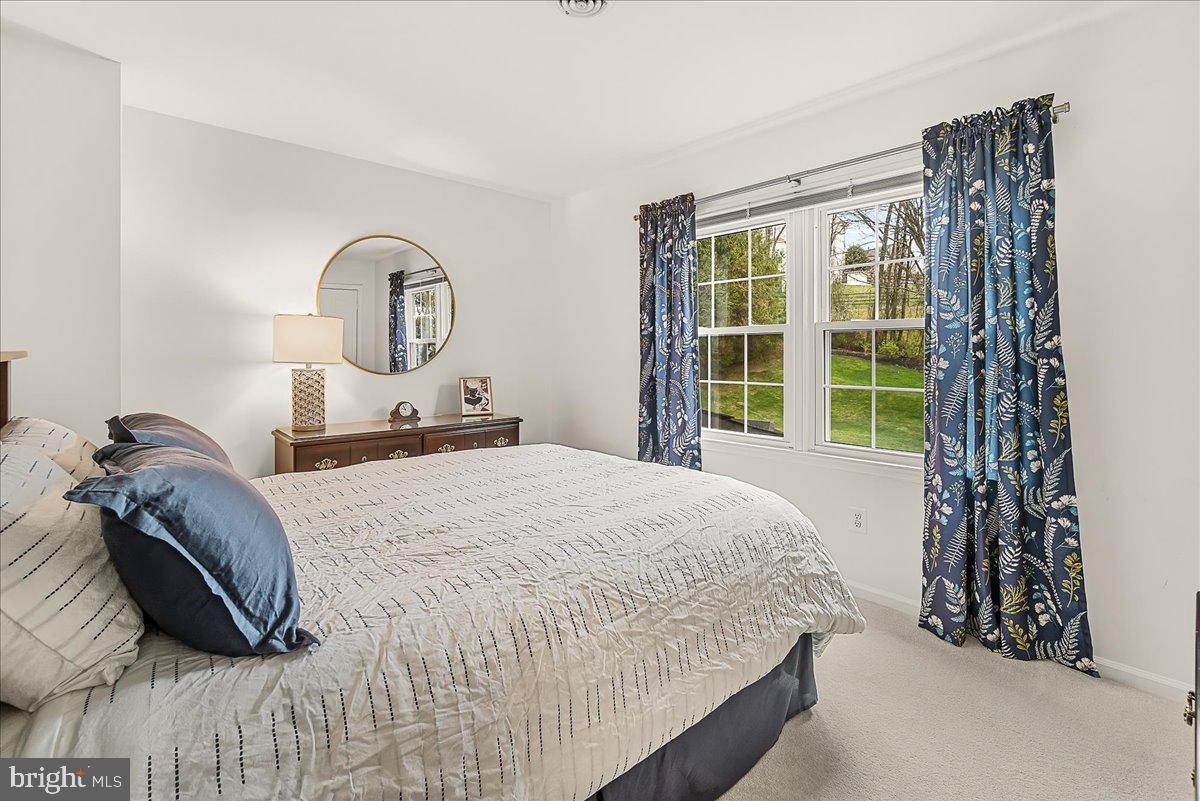 VILLAGE GATE - Residential