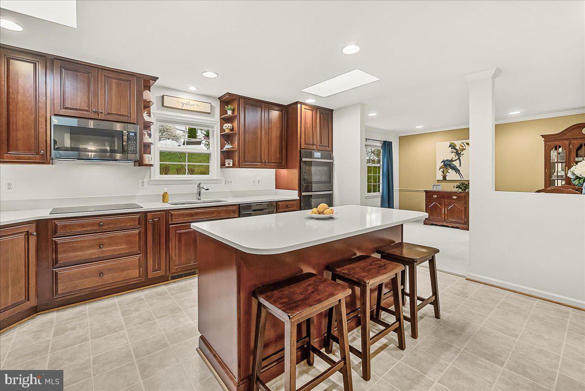 VILLAGE GATE - Residential