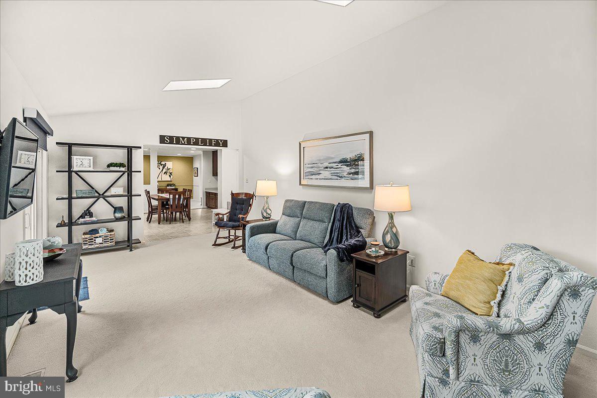 VILLAGE GATE - Residential