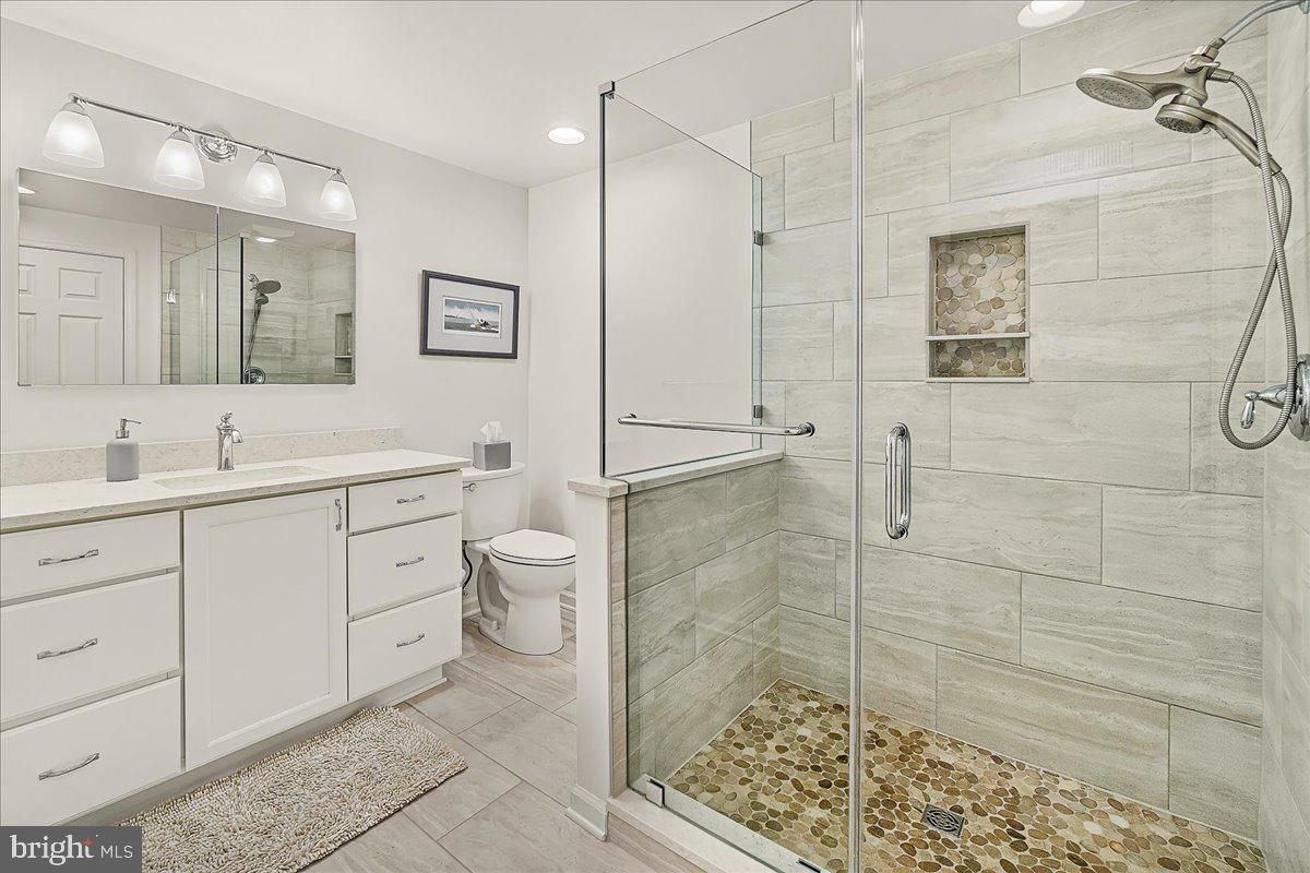 VILLAGE GATE - Residential