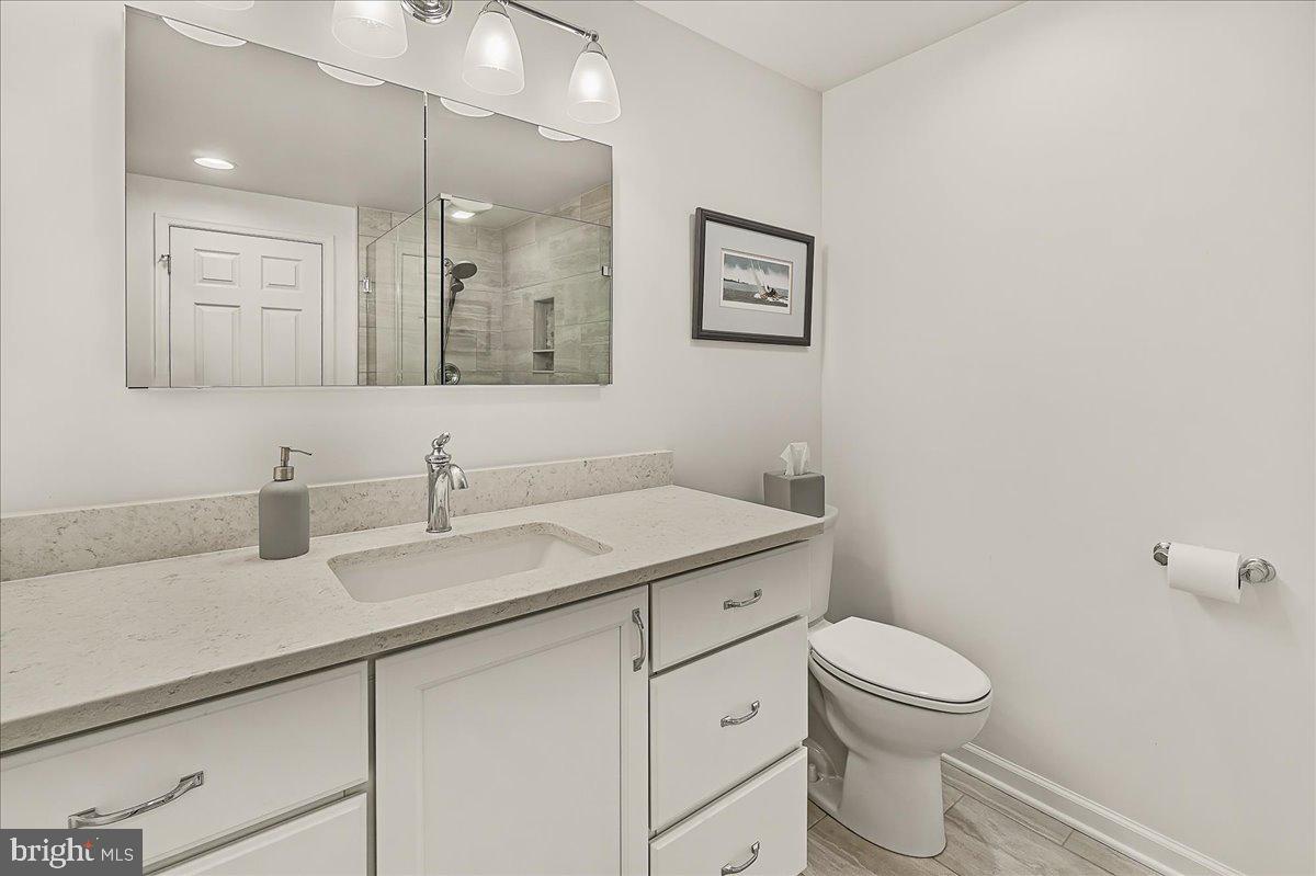 VILLAGE GATE - Residential