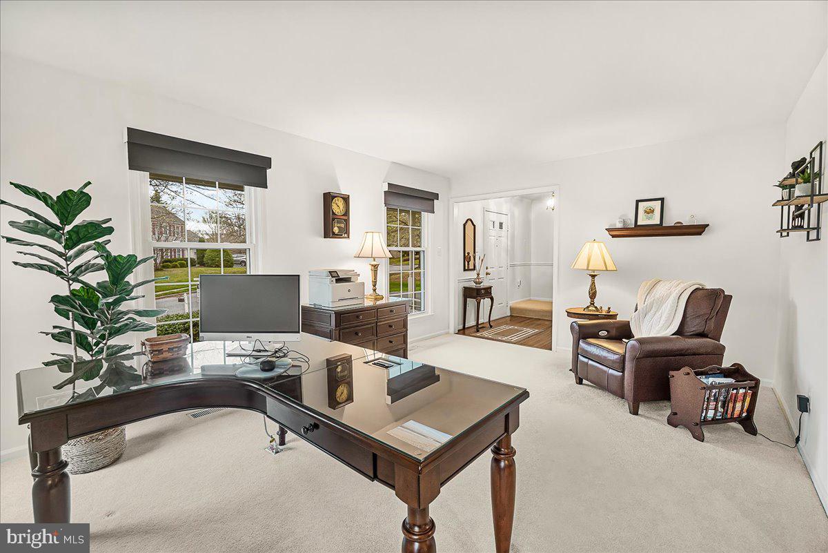 VILLAGE GATE - Residential