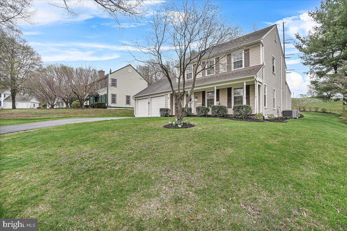 VILLAGE GATE - Residential