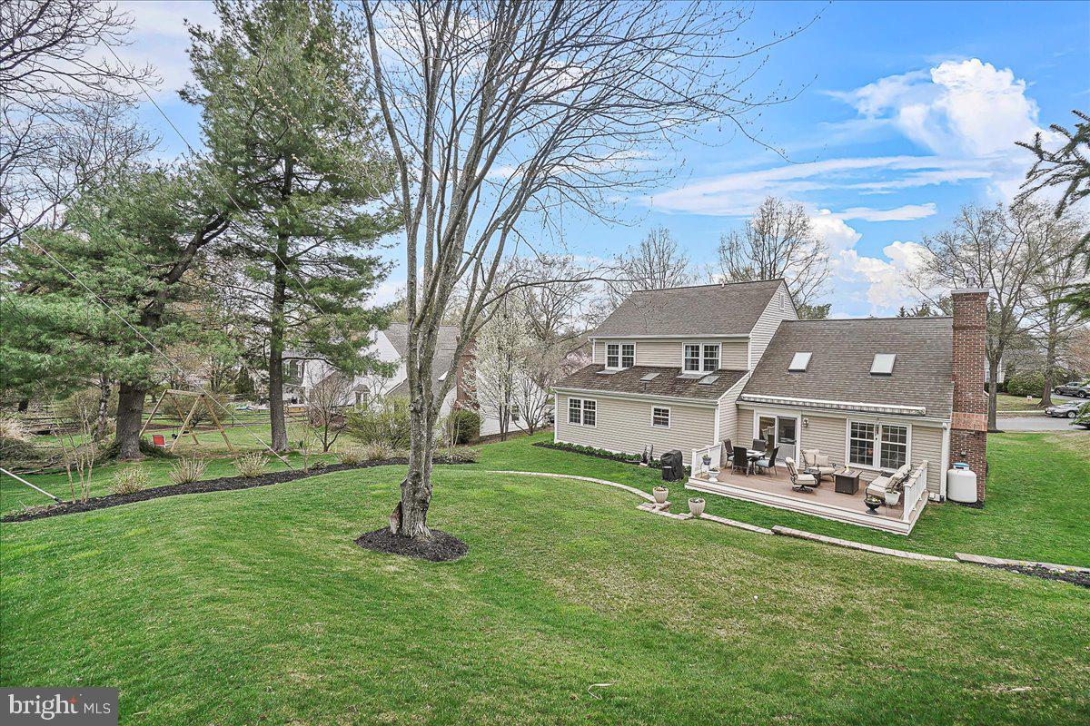 VILLAGE GATE - Residential