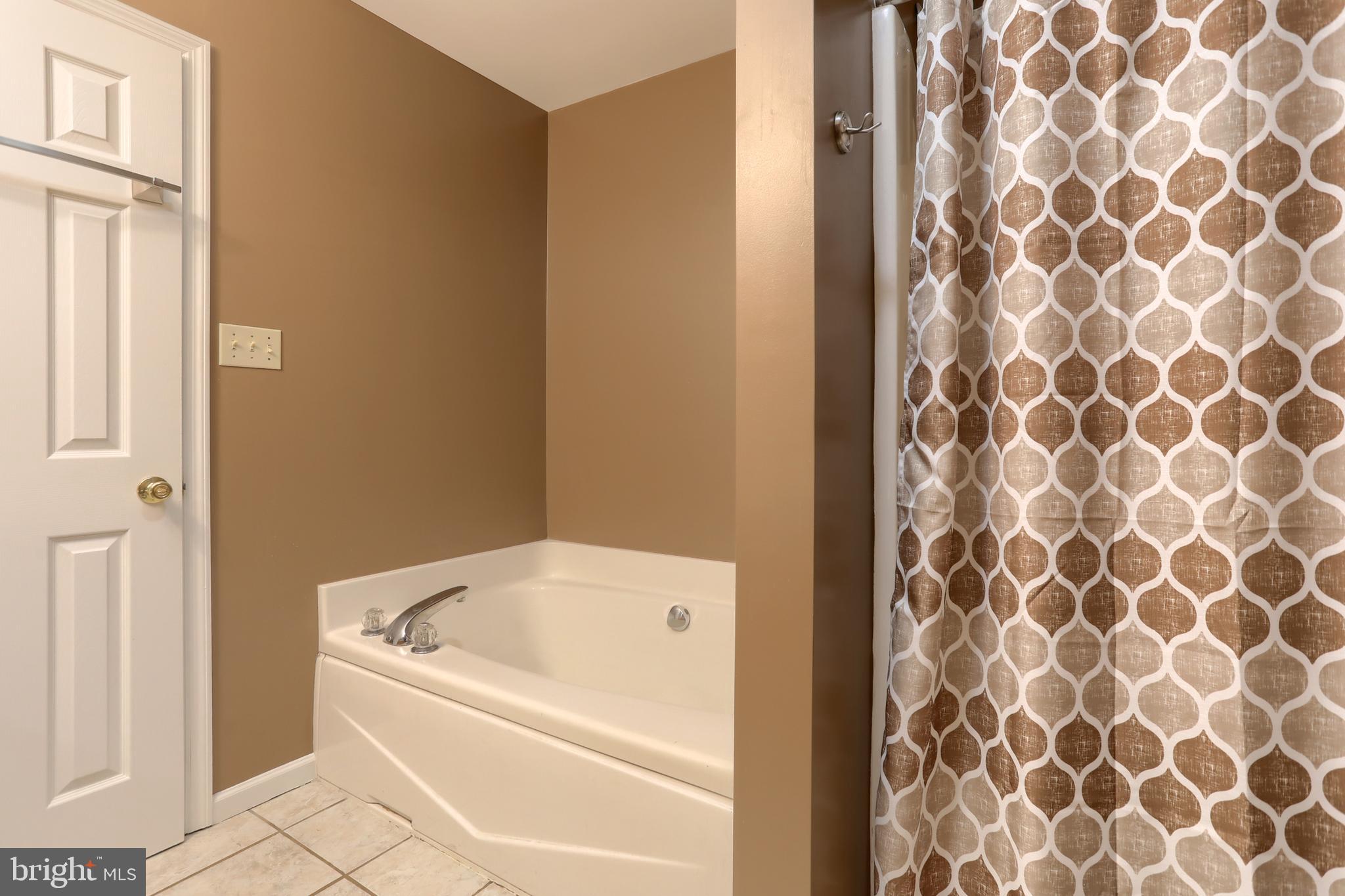 FURNACE KNOLL - Residential