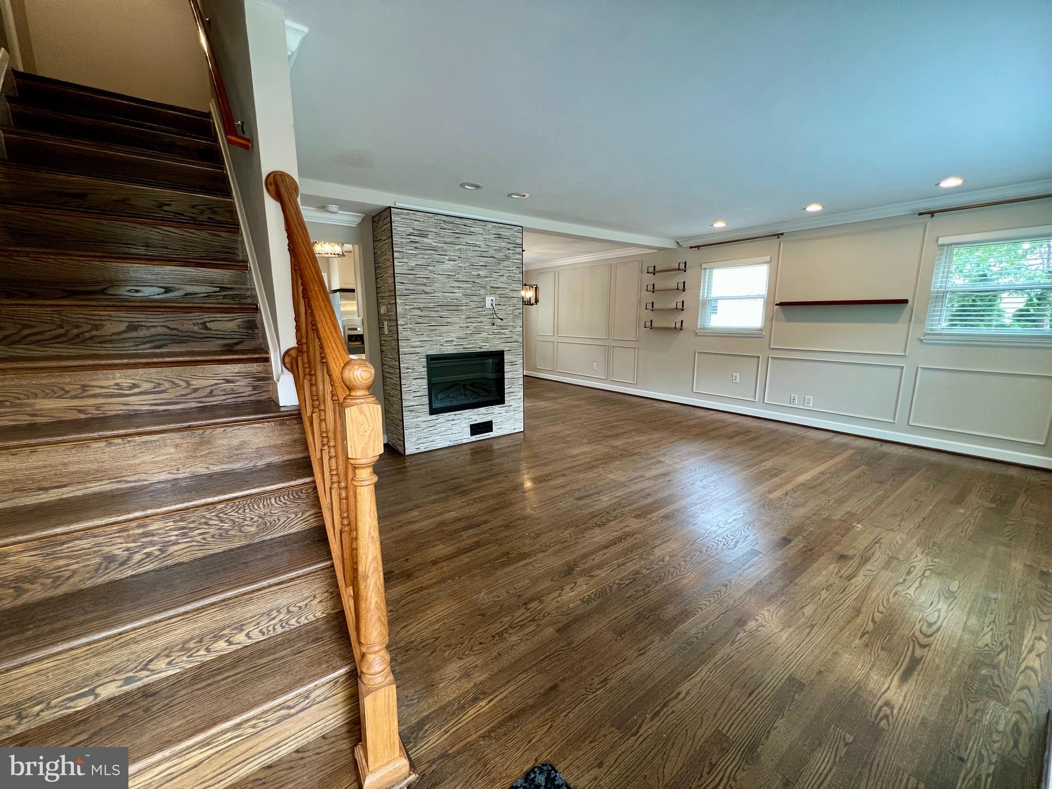 218 OAK AVENUE