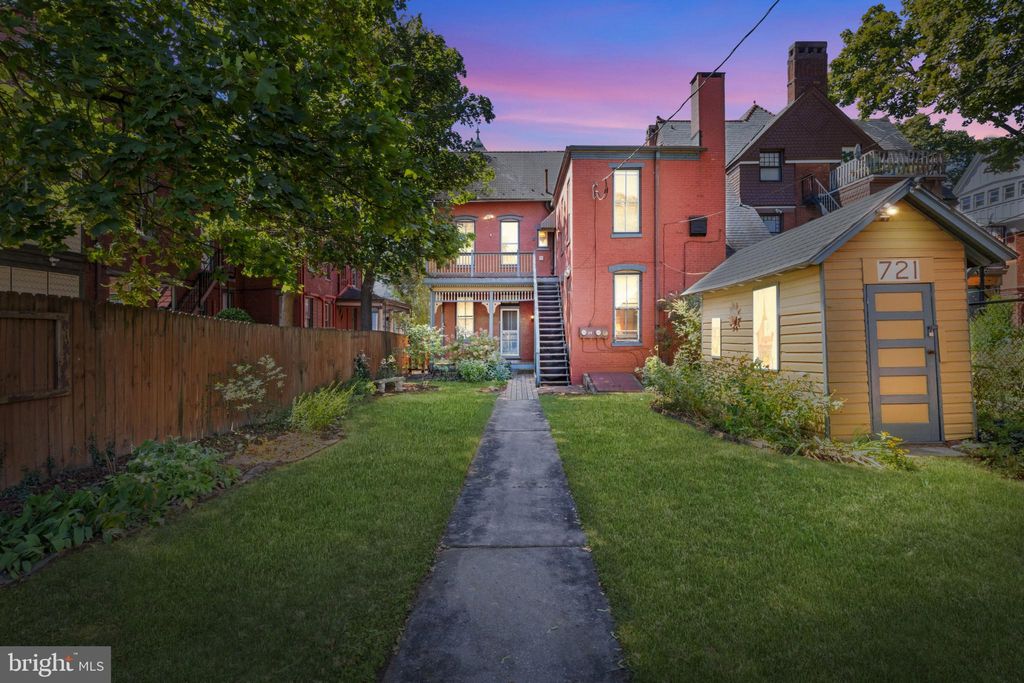 Photo of 721 S George Street, YORK, PA 17401 (MLS # PAYK2089730)