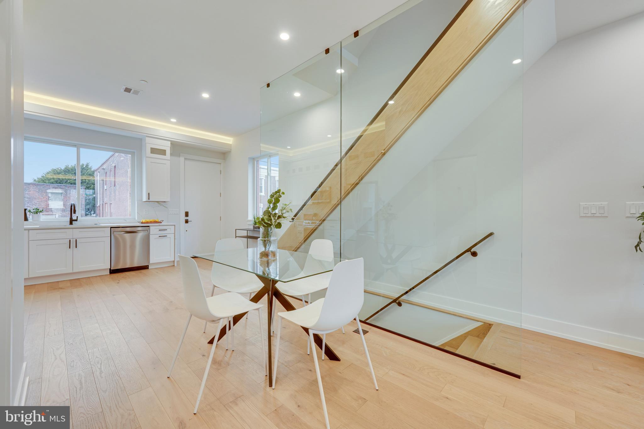 PORT RICHMOND - Residential