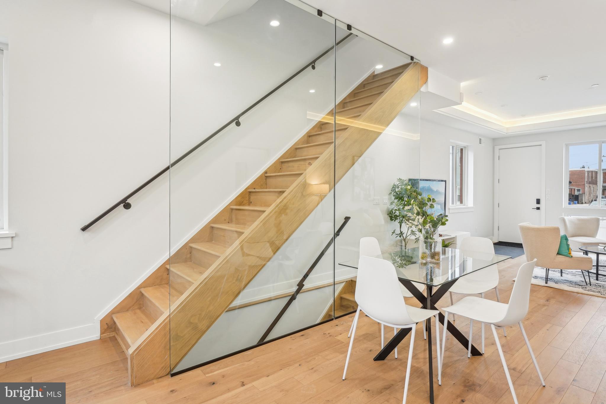 PORT RICHMOND - Residential