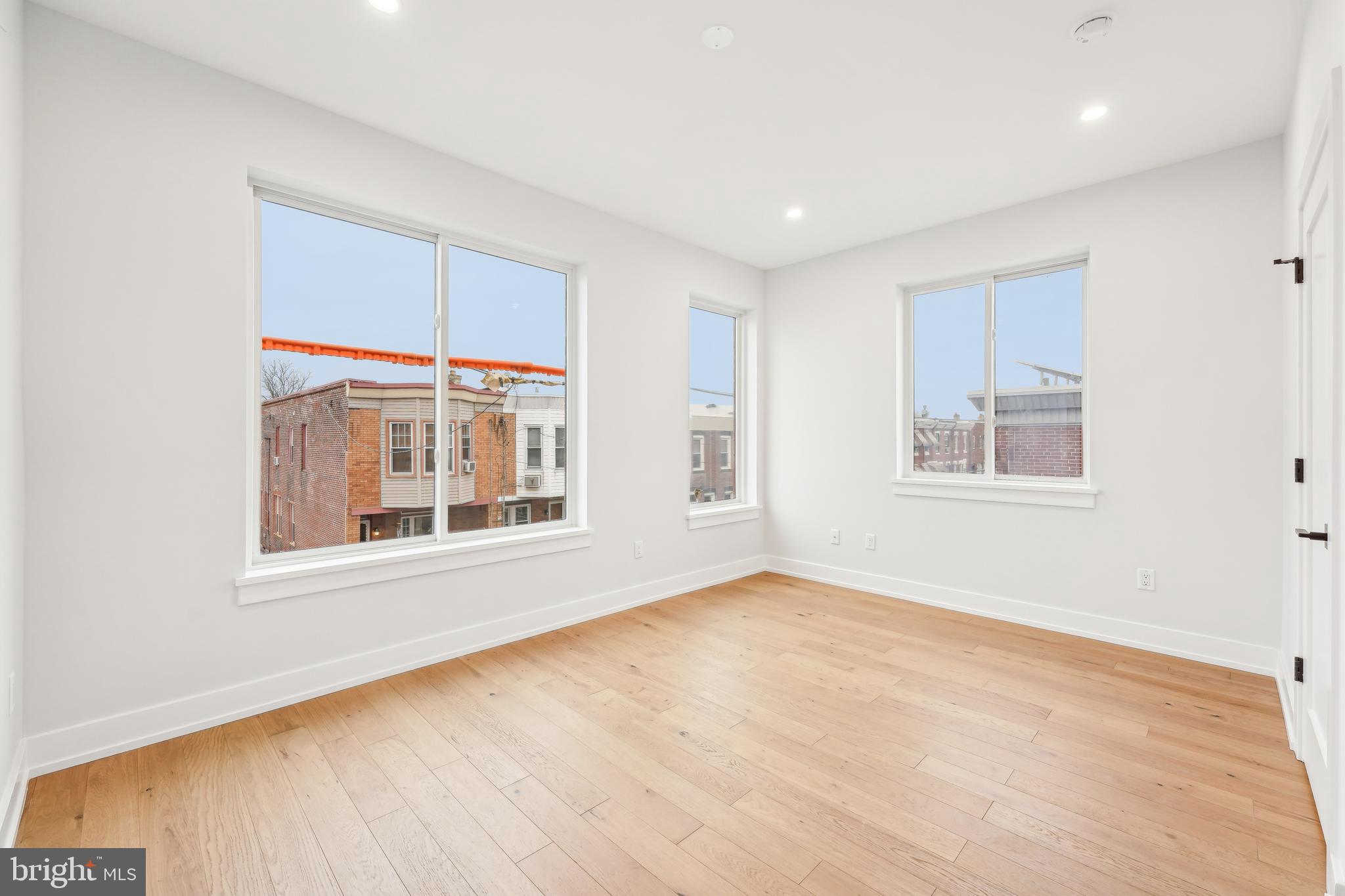 PORT RICHMOND - Residential