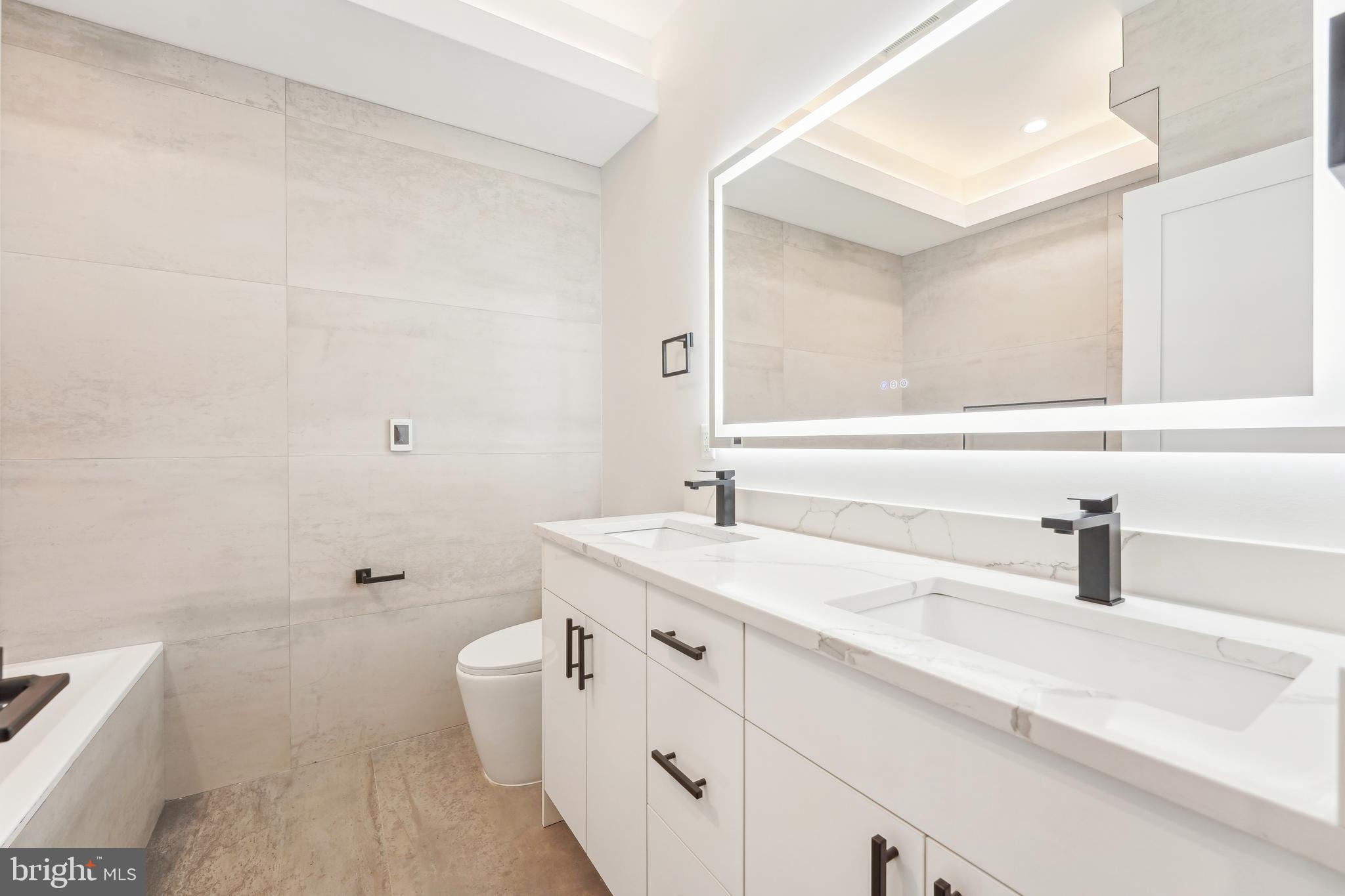 PORT RICHMOND - Residential