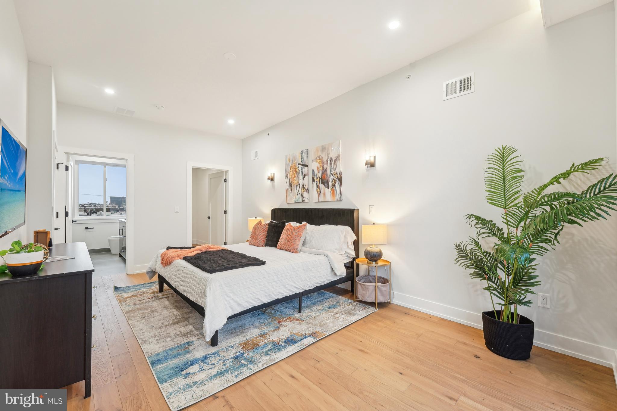 PORT RICHMOND - Residential