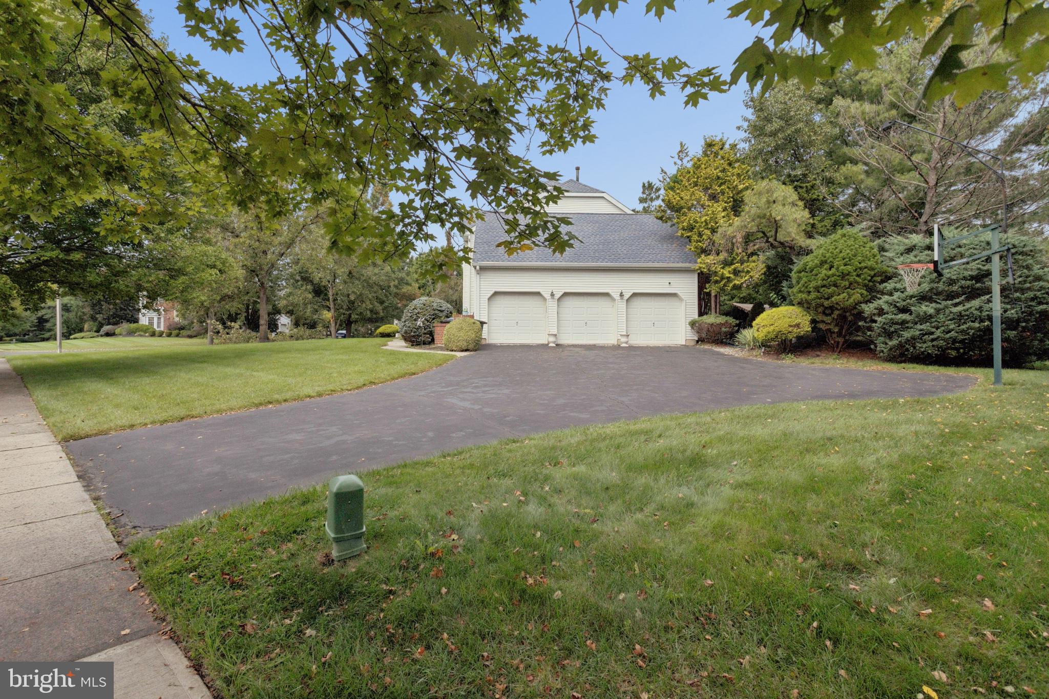 17 GLACIER DRIVE