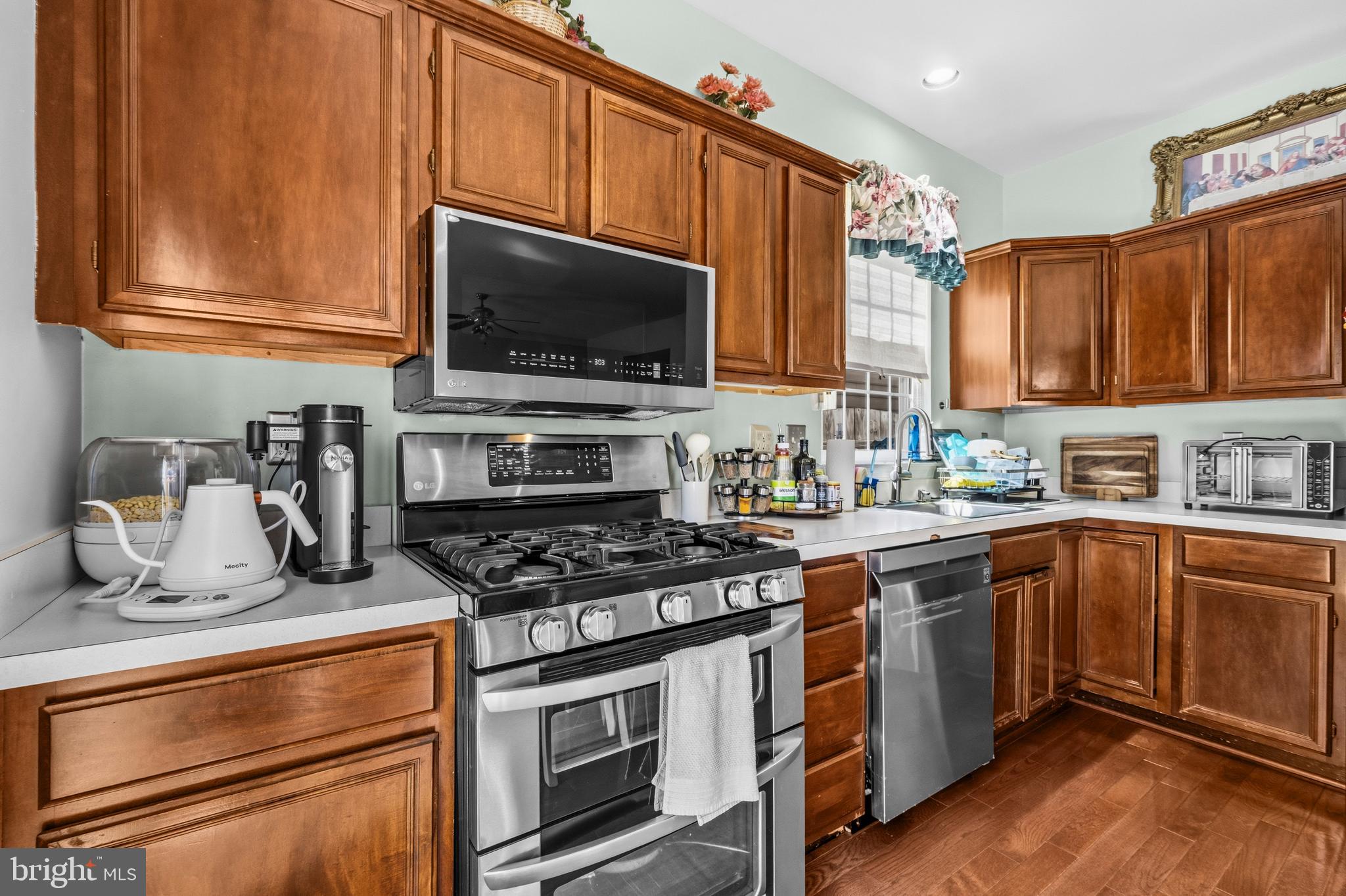 MEADOWGATE - Residential