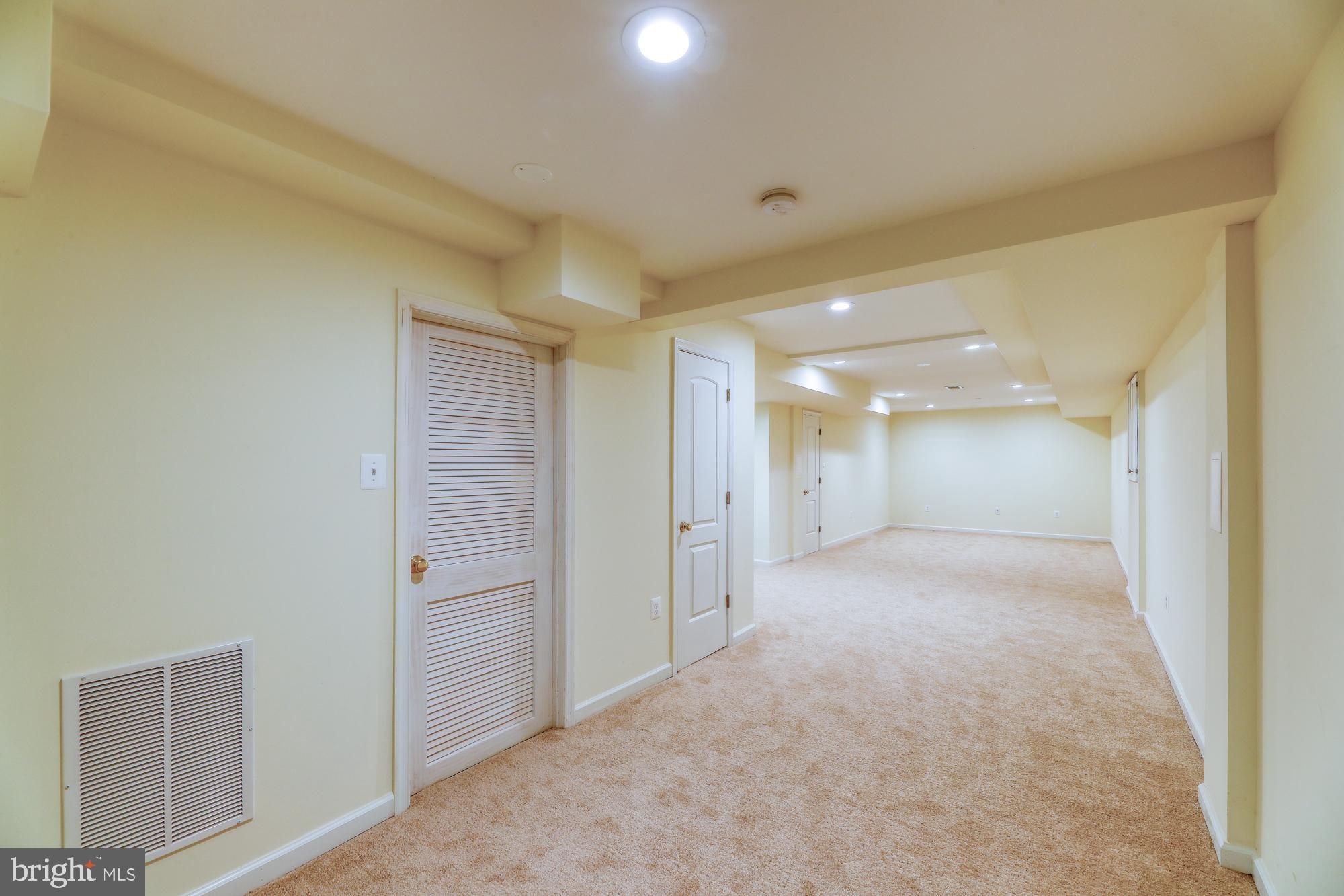 MC LEAN HAMLET - Residential