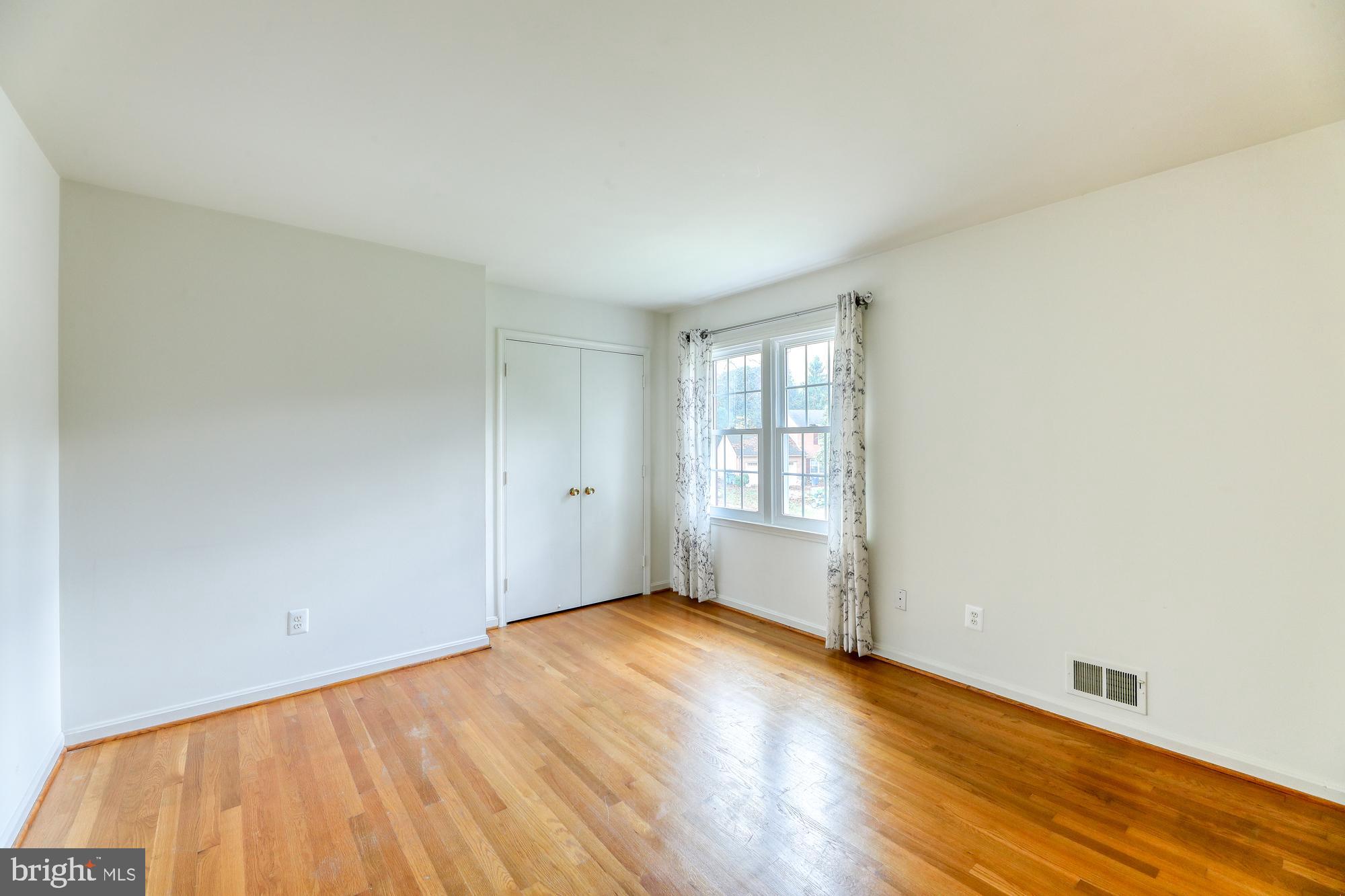 MC LEAN HAMLET - Residential