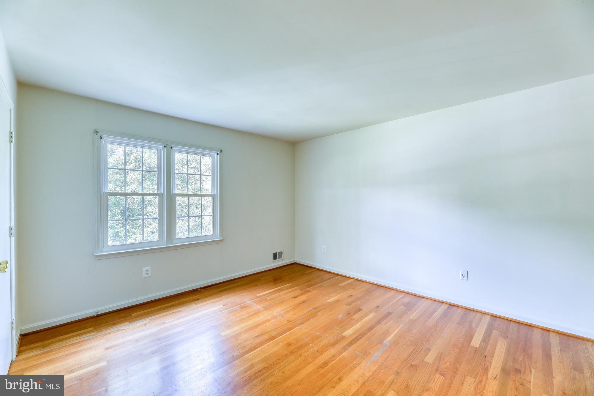 MC LEAN HAMLET - Residential