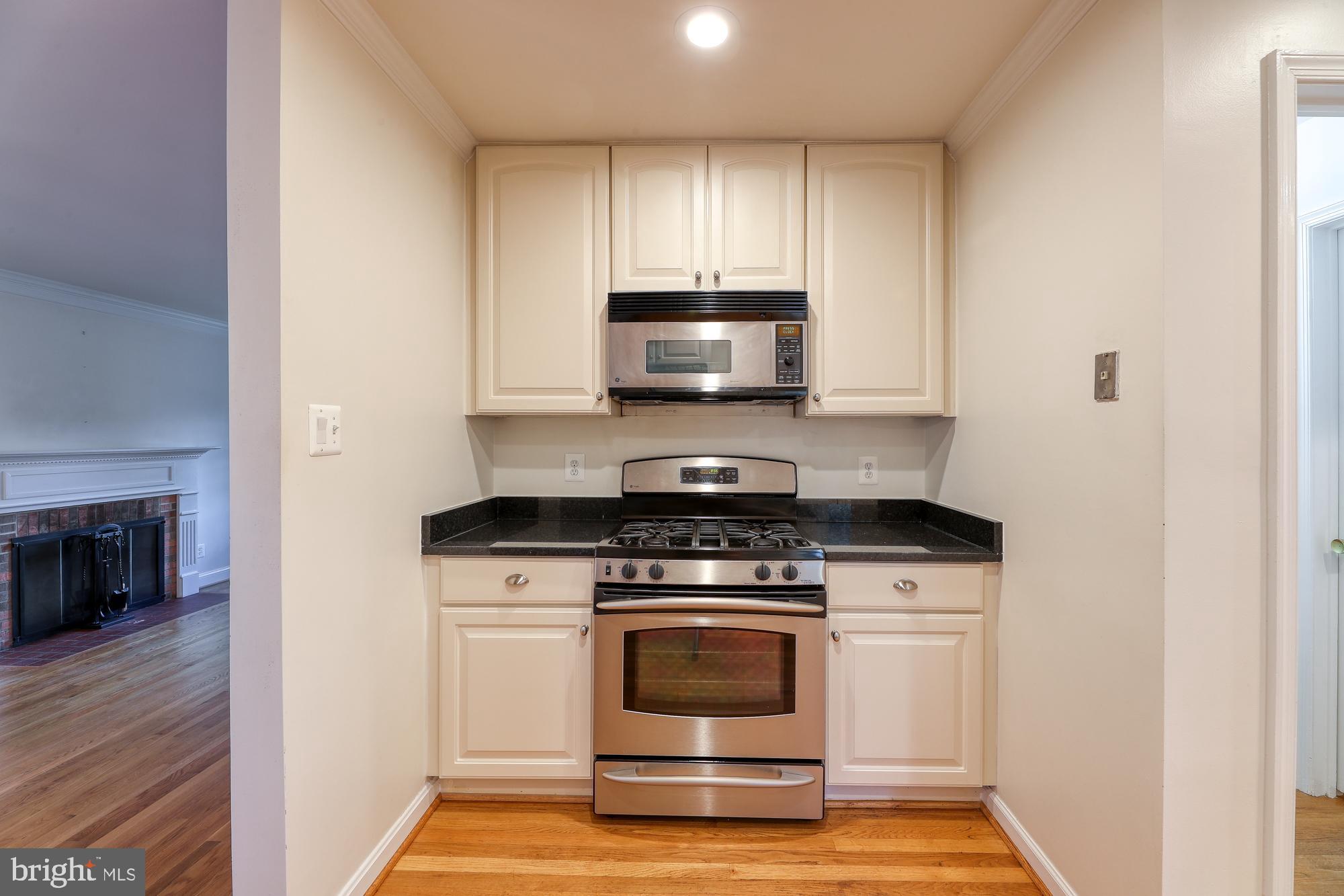 MC LEAN HAMLET - Residential