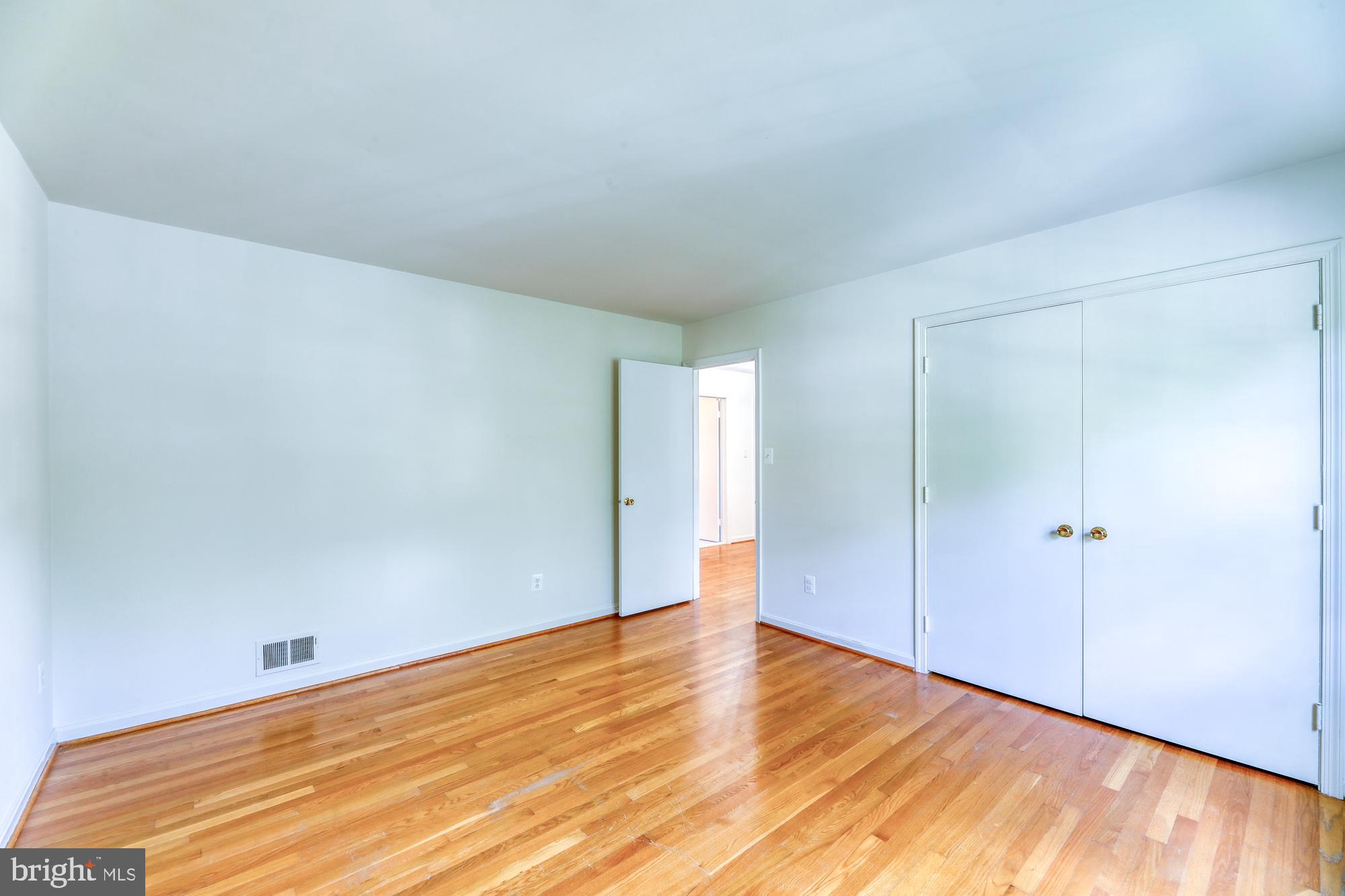 MC LEAN HAMLET - Residential