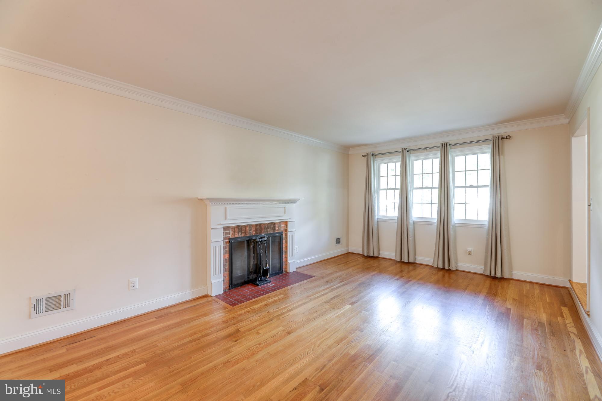 MC LEAN HAMLET - Residential