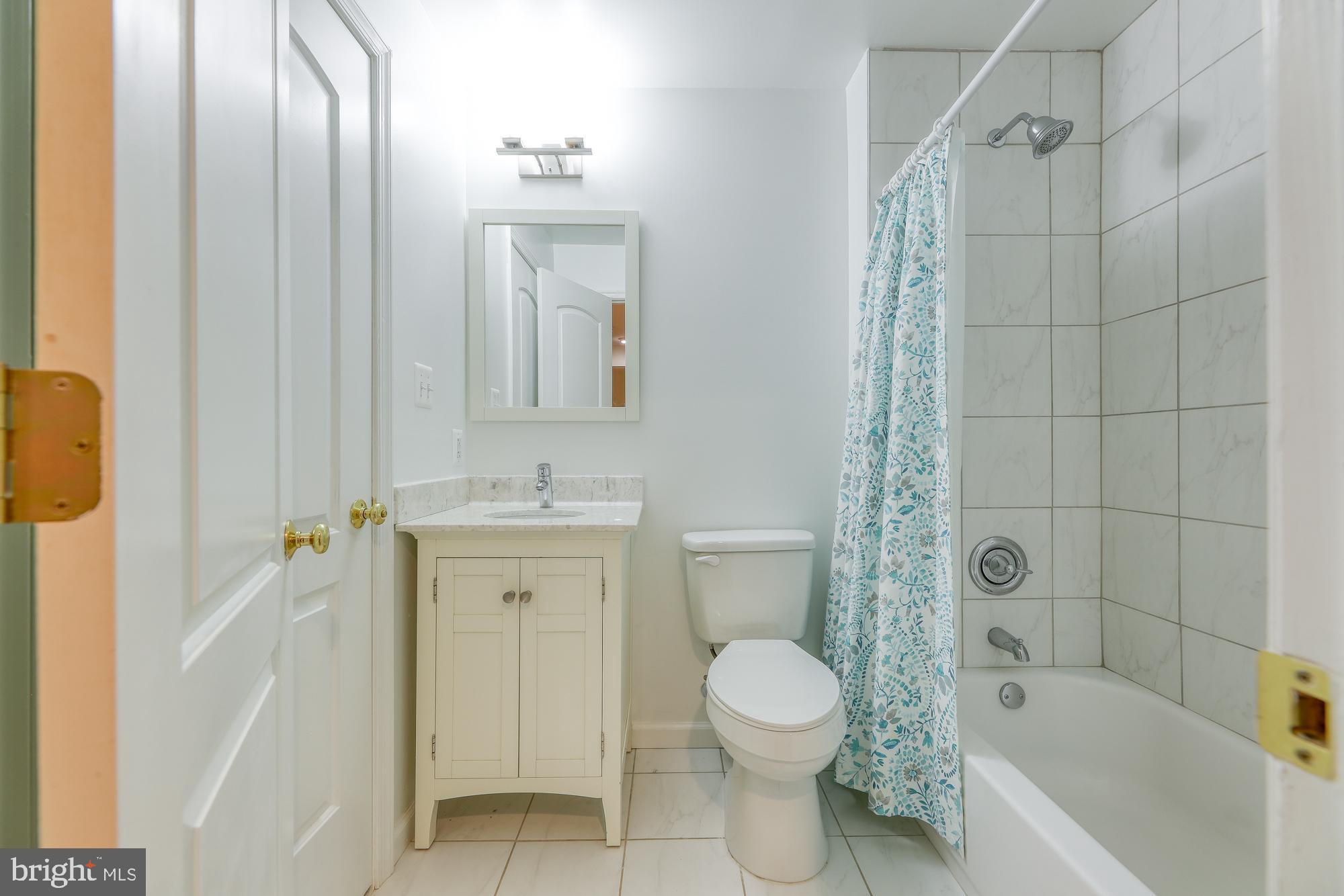 MC LEAN HAMLET - Residential