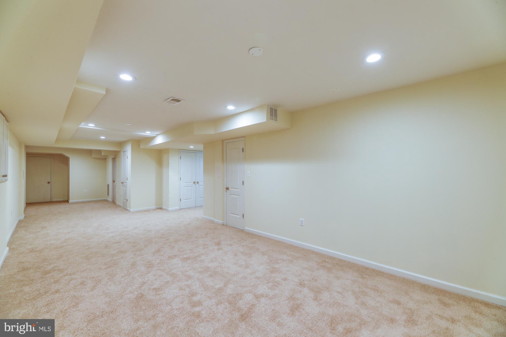 MC LEAN HAMLET - Residential