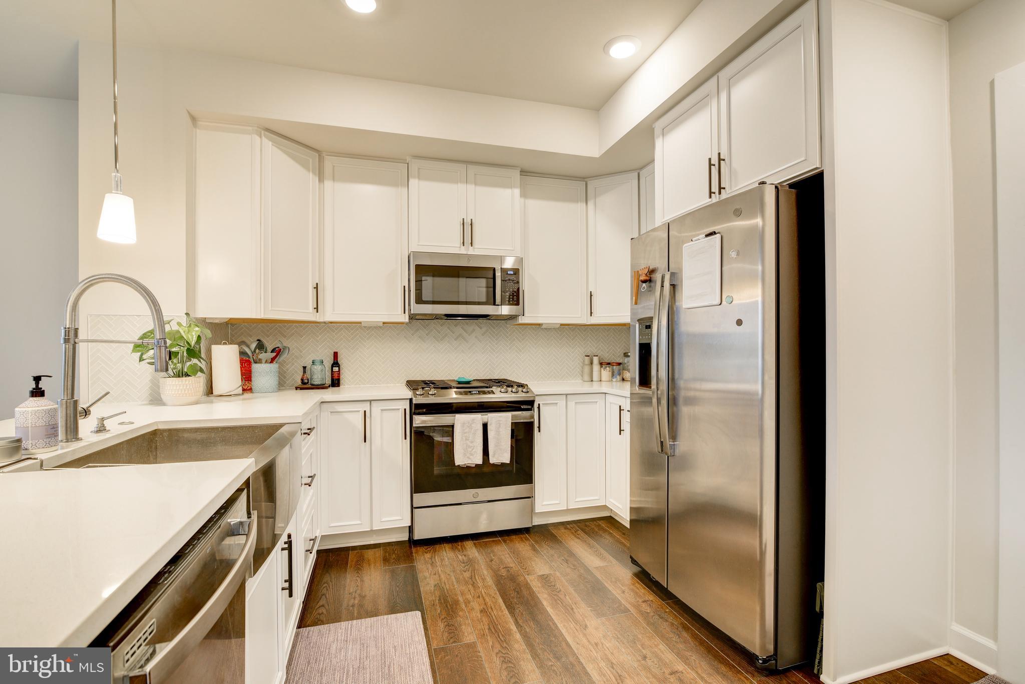 WOODLAND PARK STATION - Residential Lease