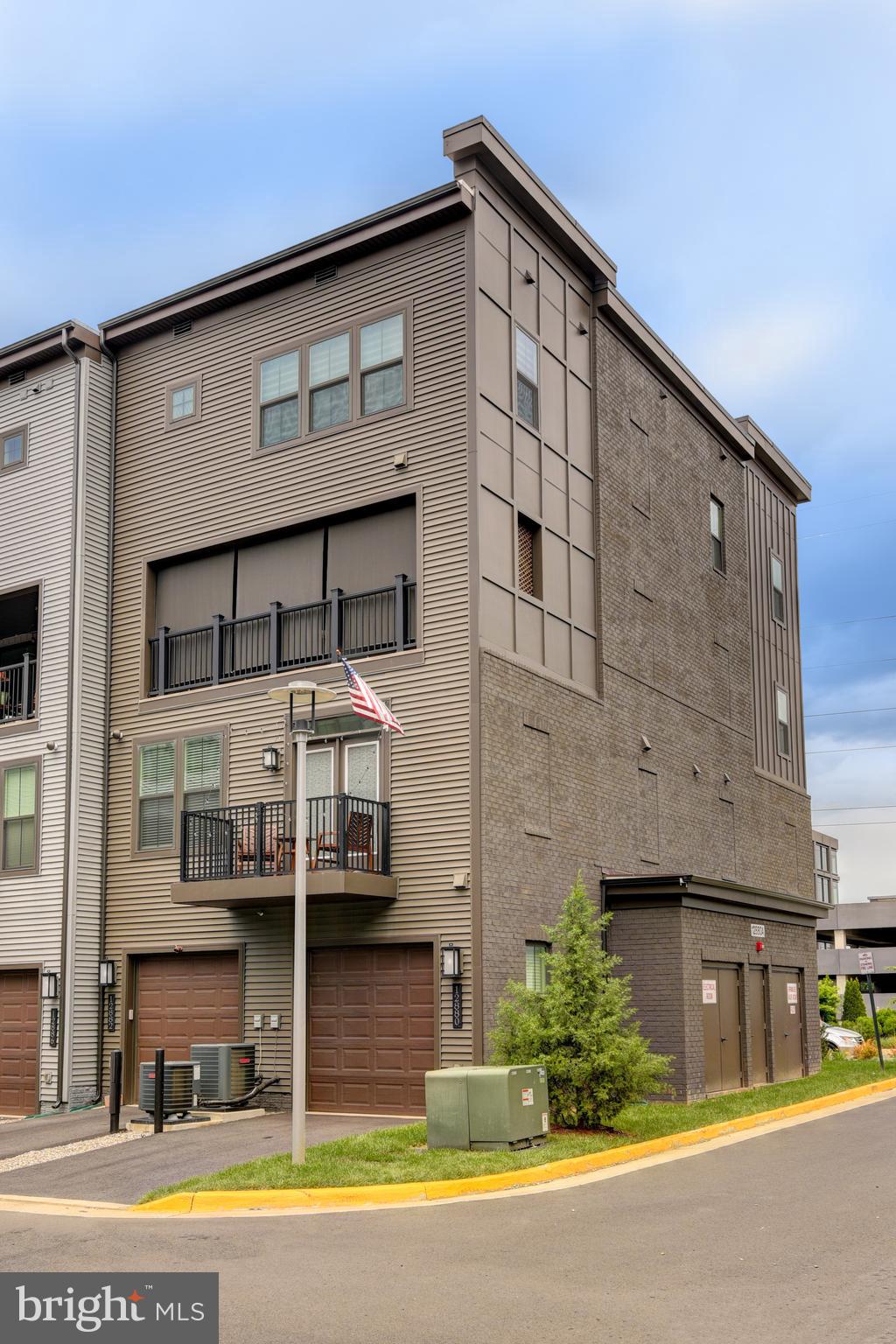 WOODLAND PARK STATION - Residential Lease