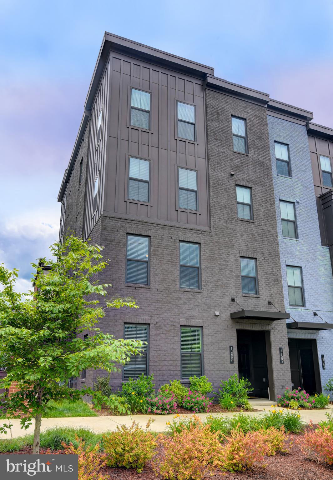 WOODLAND PARK STATION - Residential Lease