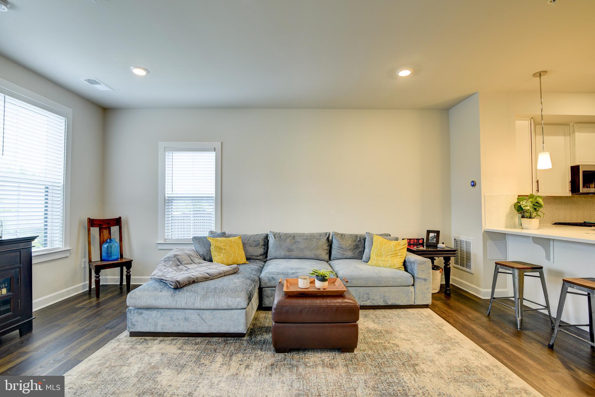 WOODLAND PARK STATION - Residential Lease