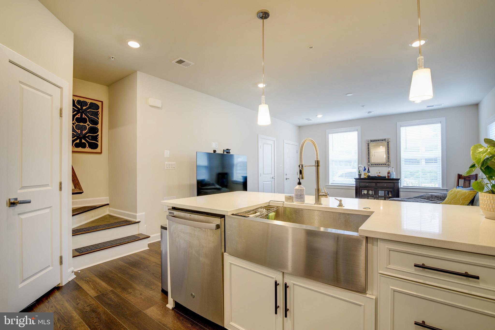 WOODLAND PARK STATION - Residential Lease