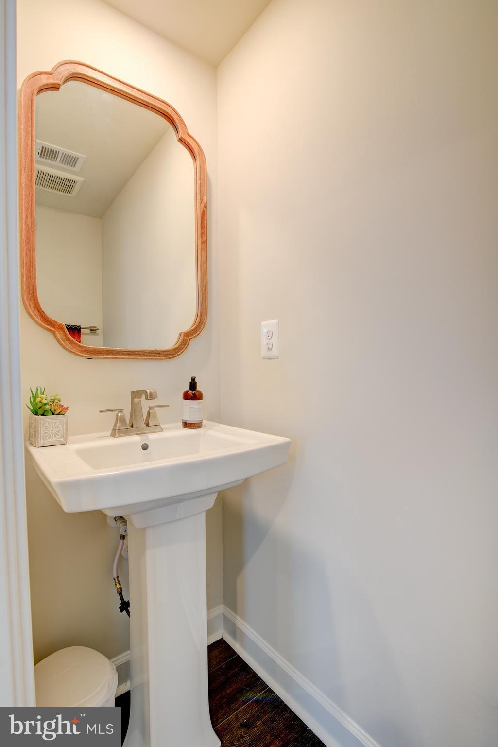 WOODLAND PARK STATION - Residential Lease