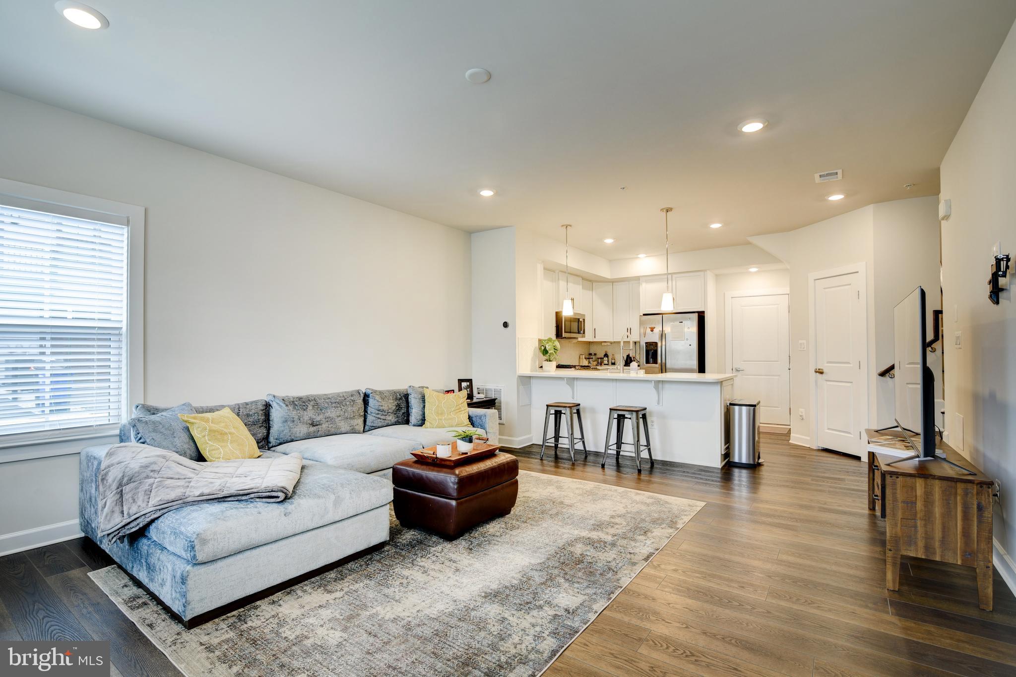 WOODLAND PARK STATION - Residential Lease