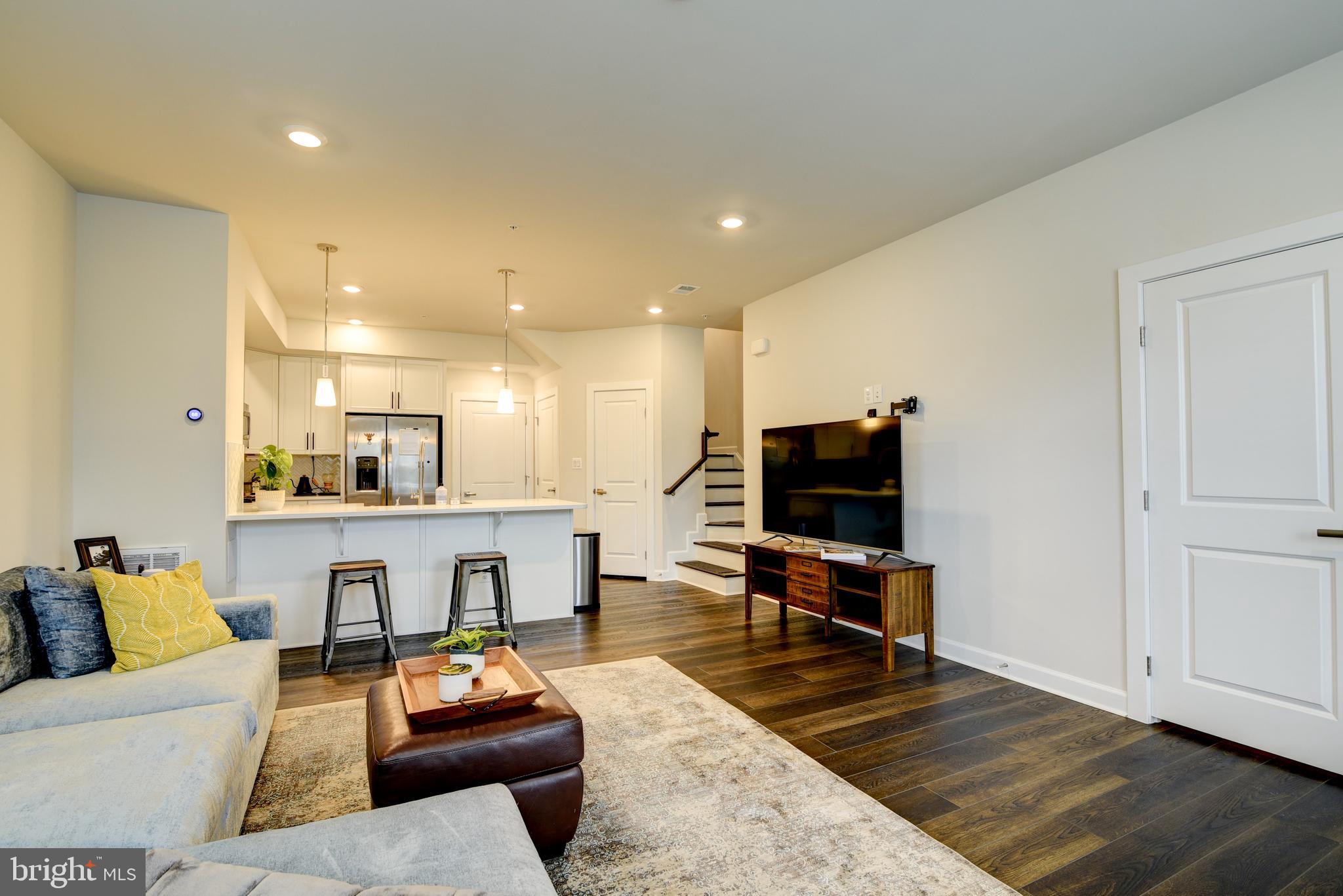 WOODLAND PARK STATION - Residential Lease