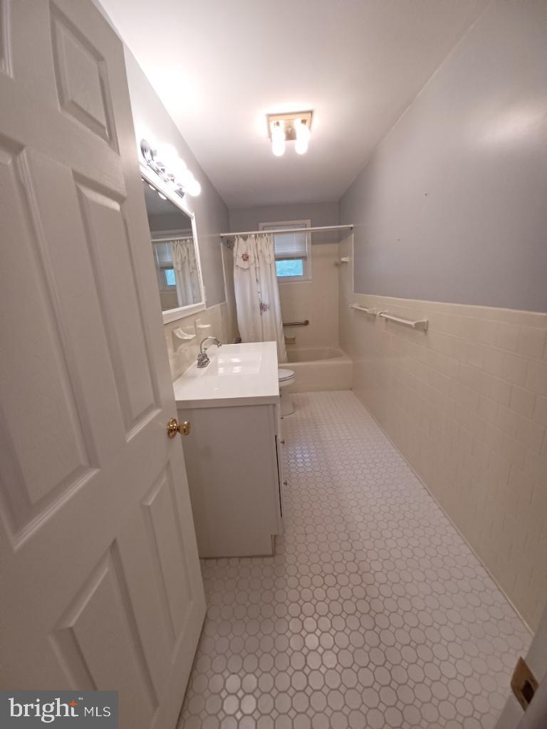 MOUNT HEBRON - Residential Lease