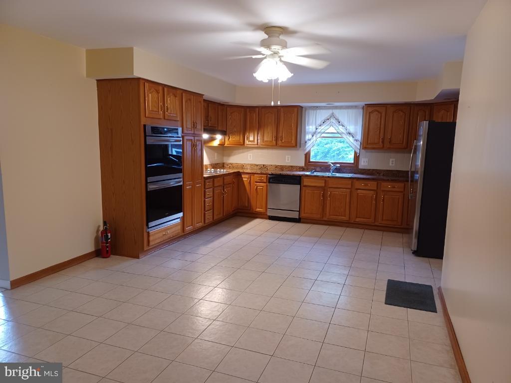 MOUNT HEBRON - Residential Lease