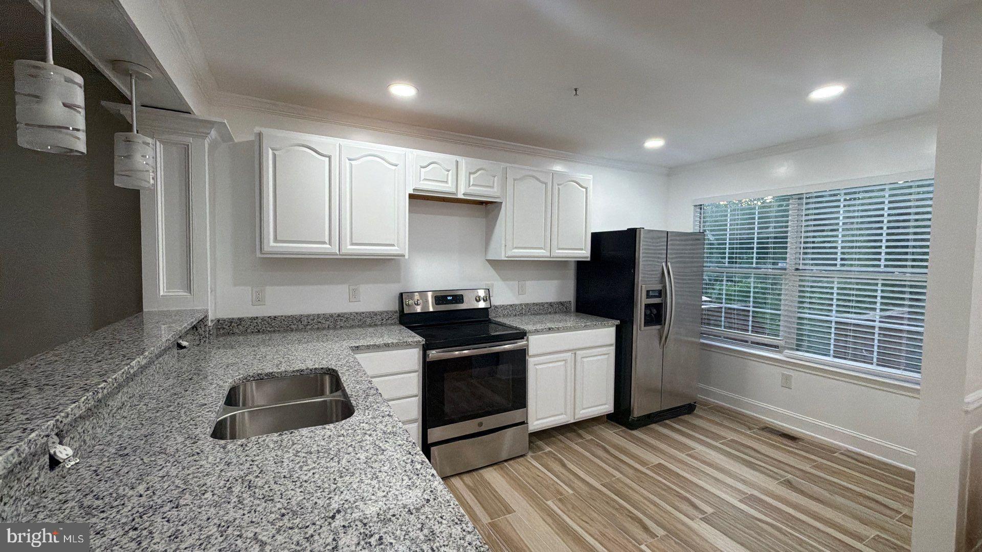 KINGS POINT - Residential