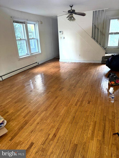 Townhouse For Sale - 515 N Scott Street<br/> New Castle County, WILMINGTON, DE 19805