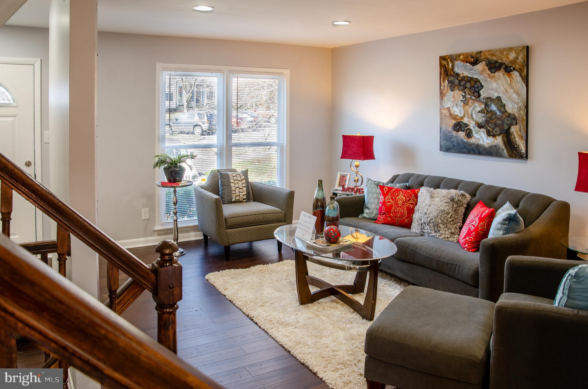 CONSTANT FRIENDSHIP - Residential