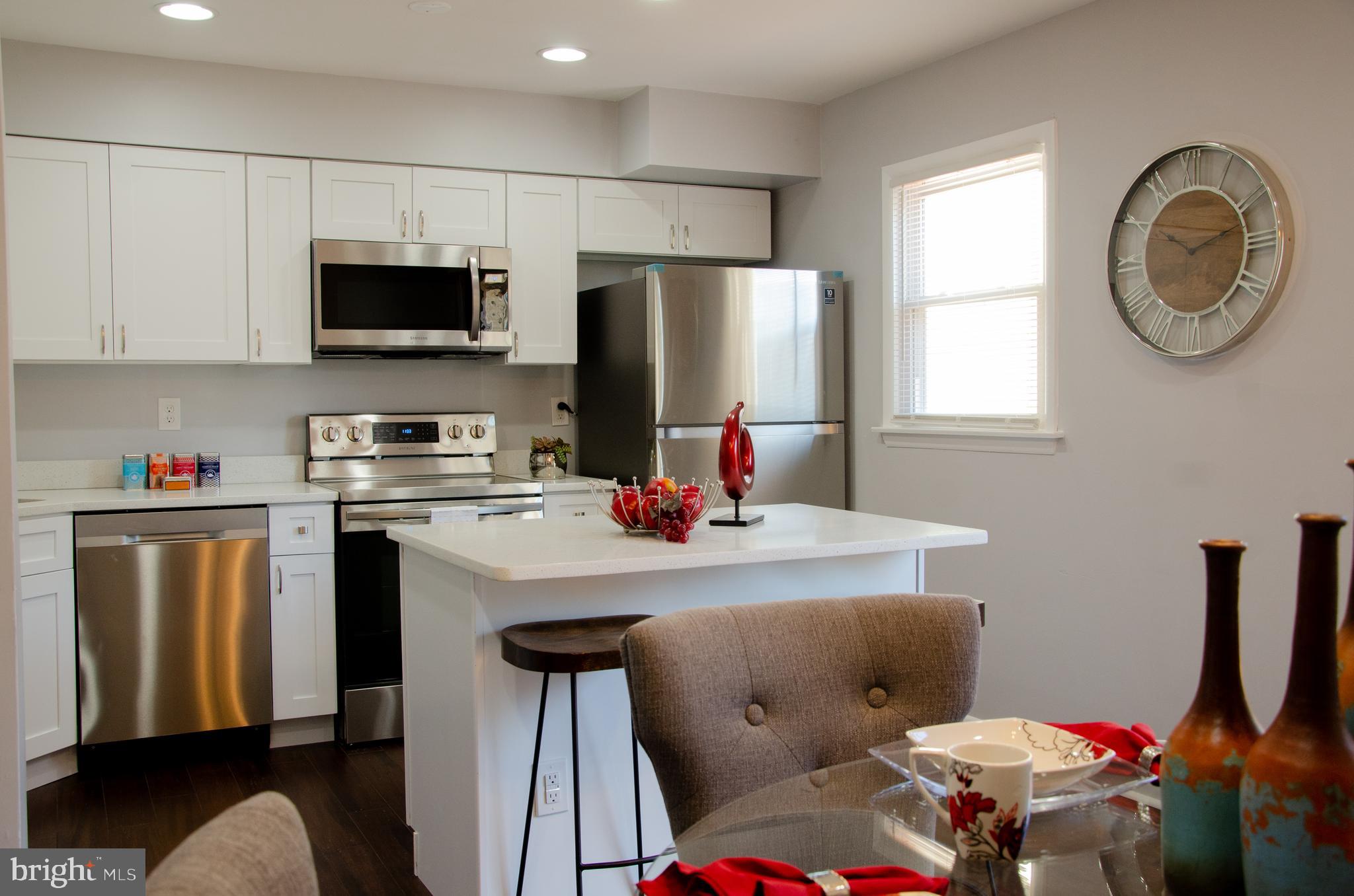 CONSTANT FRIENDSHIP - Residential