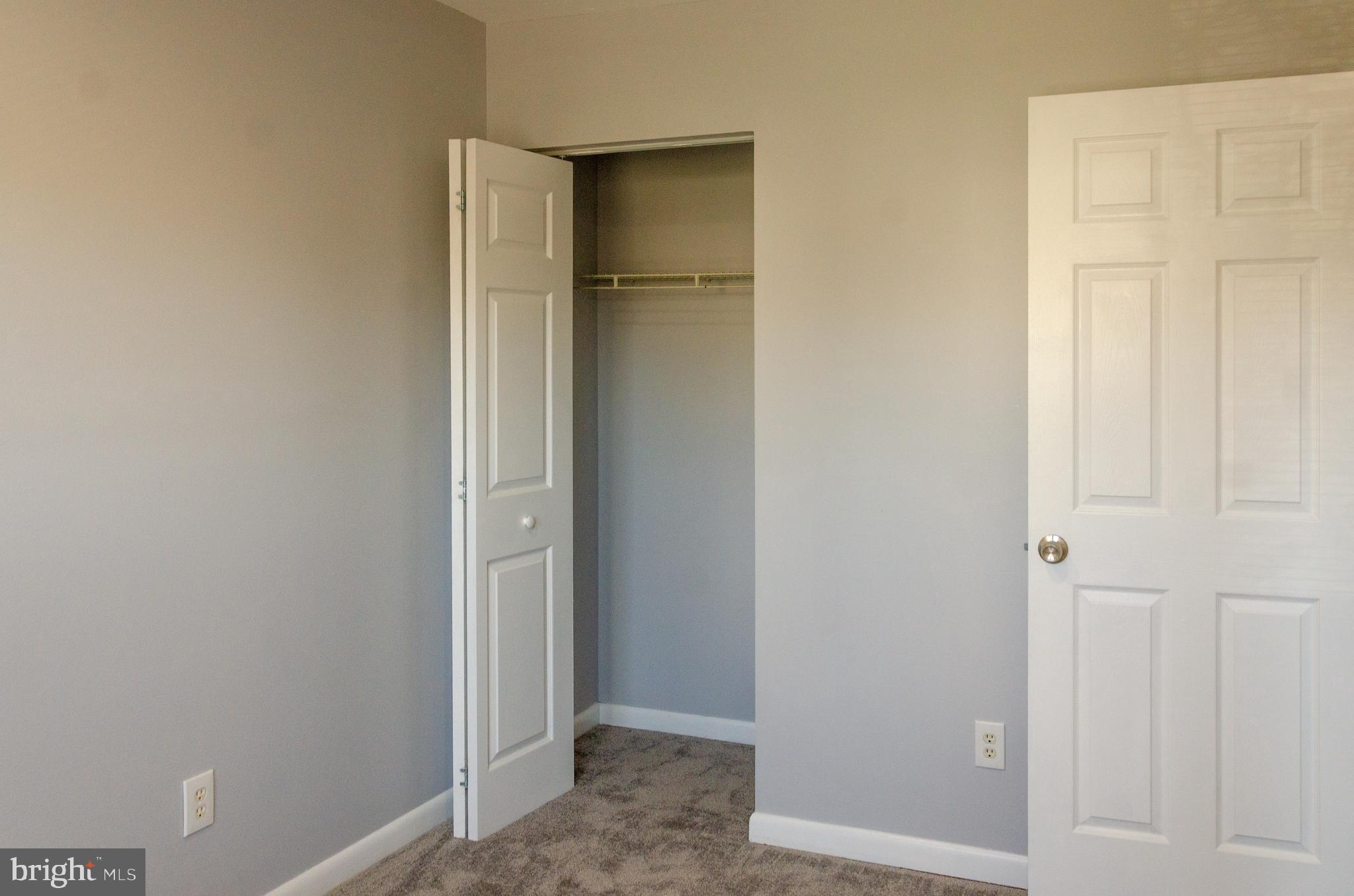 CONSTANT FRIENDSHIP - Residential