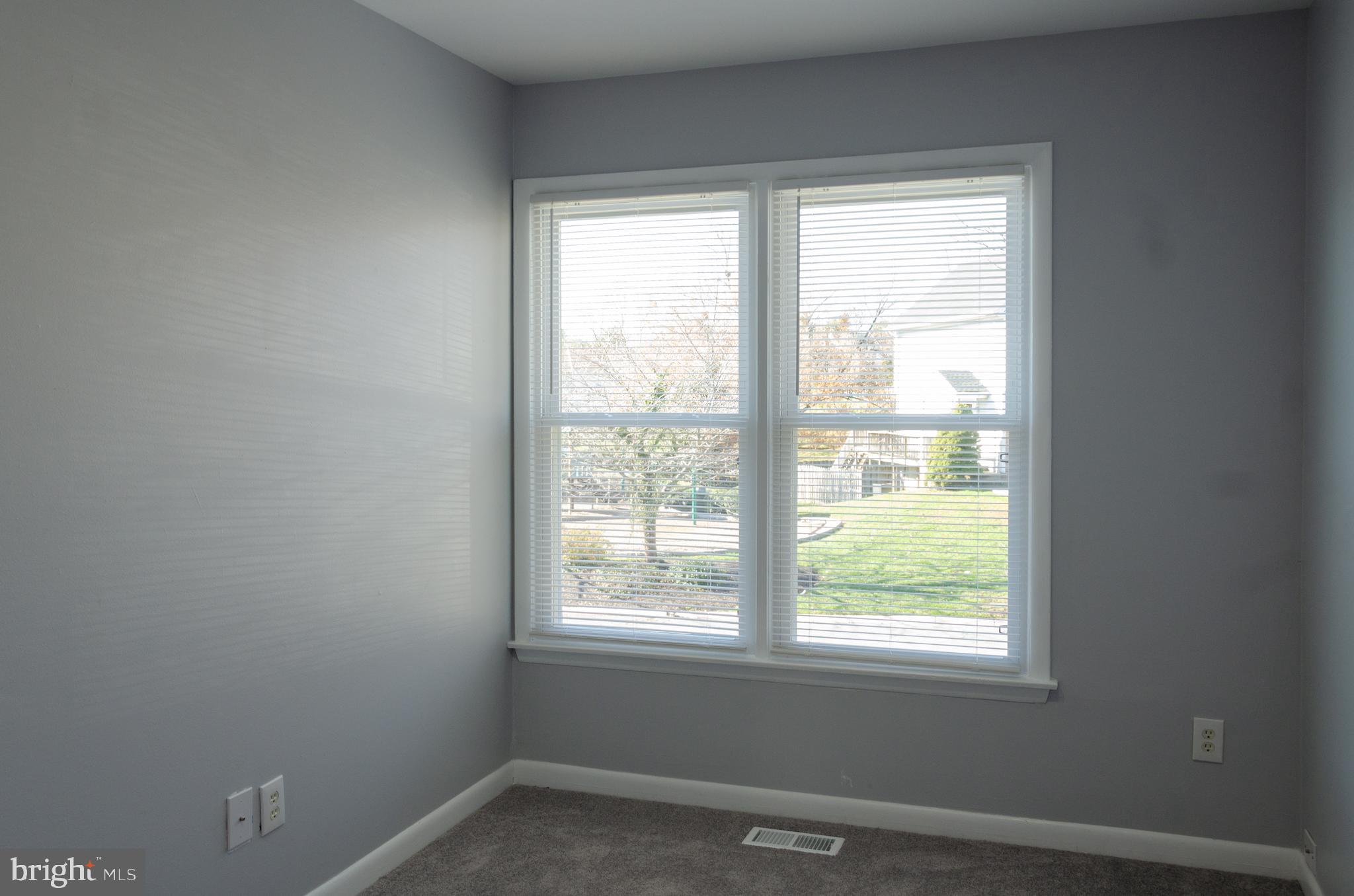 CONSTANT FRIENDSHIP - Residential