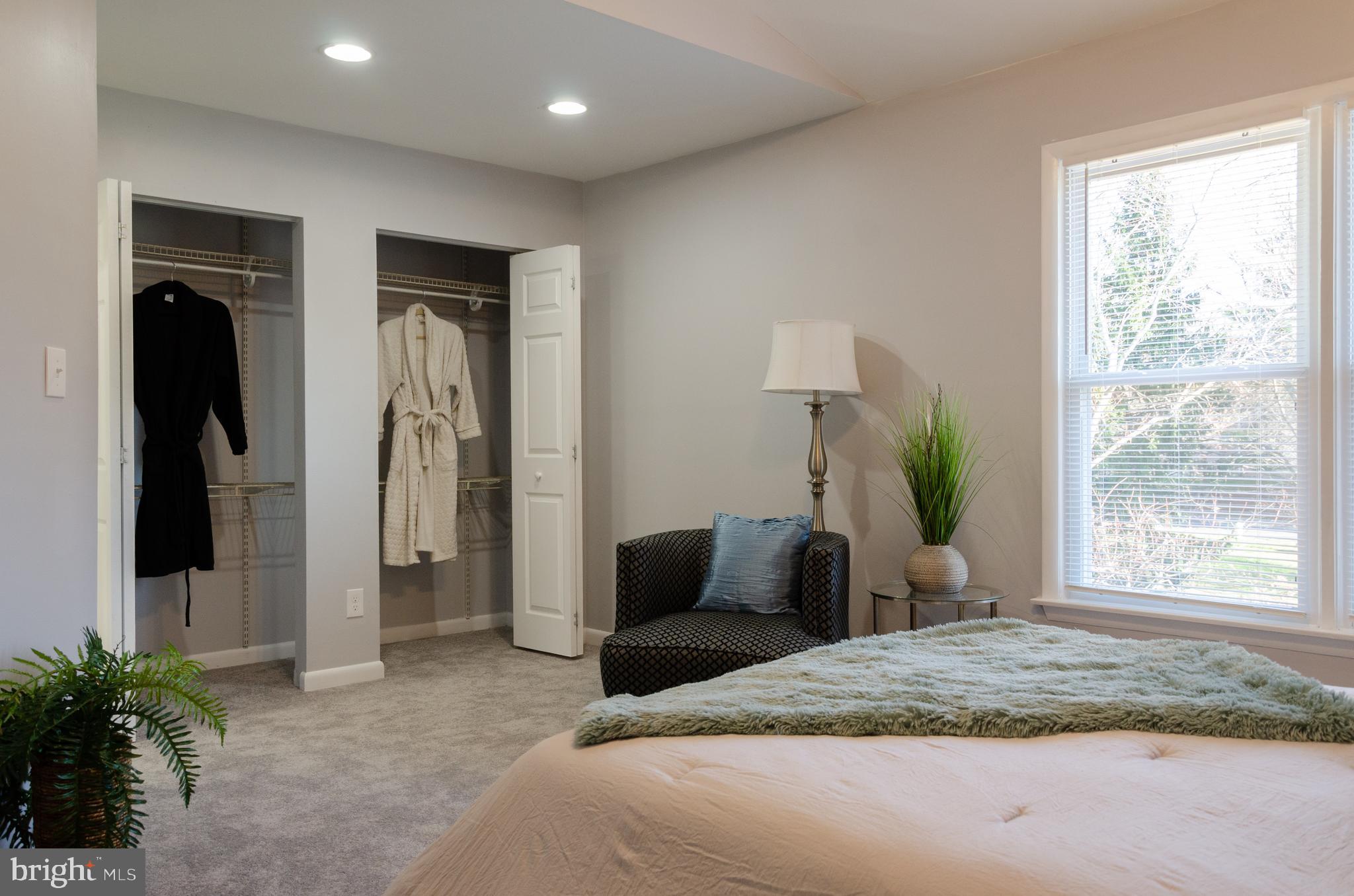 CONSTANT FRIENDSHIP - Residential